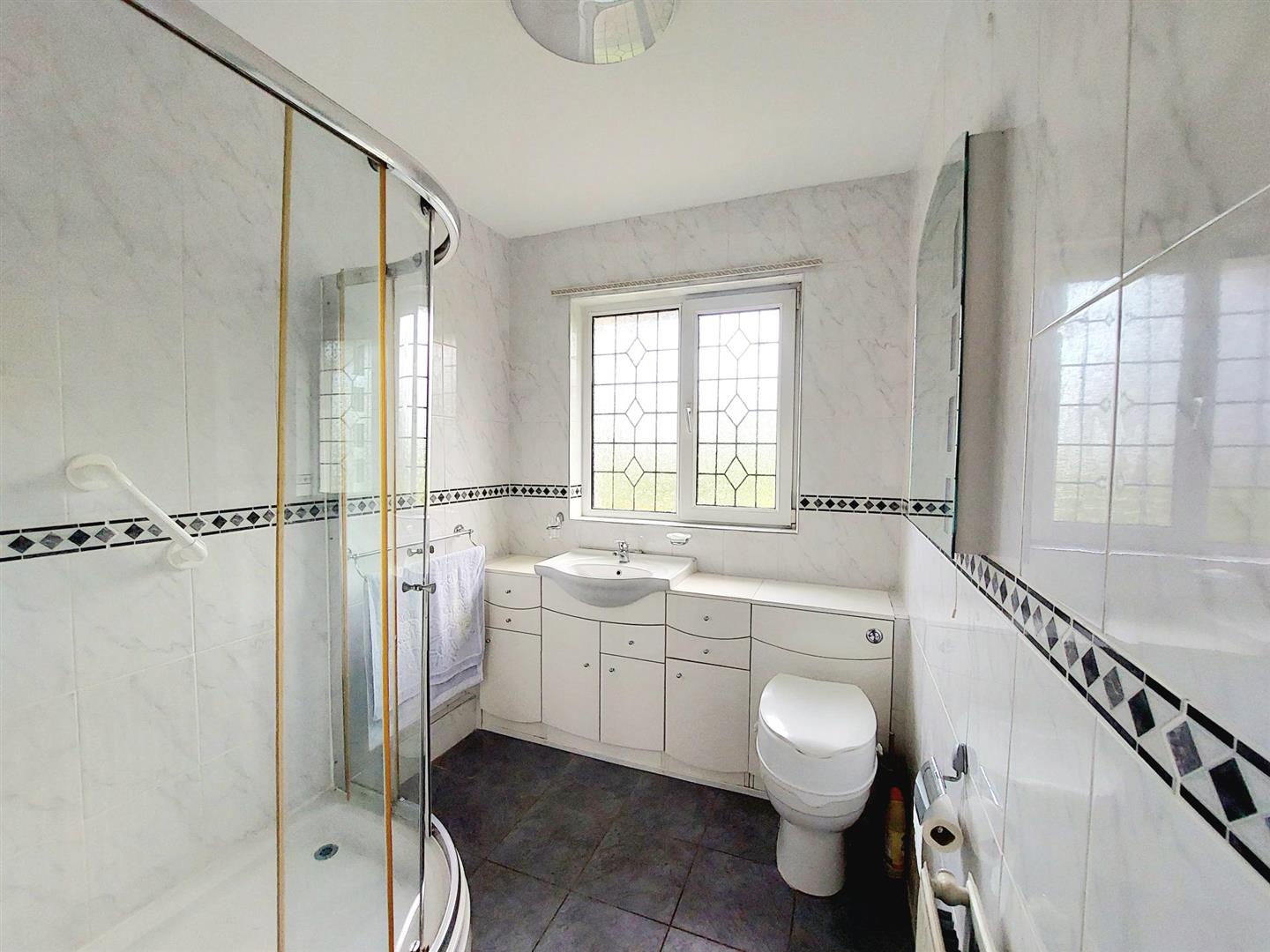 Victoria Road, Waunarlwydd, Swansea, SA5 4SX